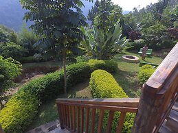 Trackers Safari Lodge Bwindi