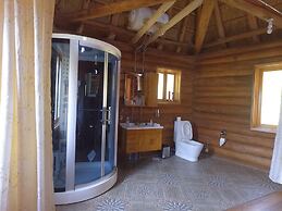 Trackers Safari Lodge Bwindi
