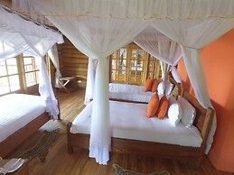 Trackers Safari Lodge Bwindi