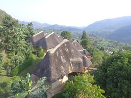 Trackers Safari Lodge Bwindi