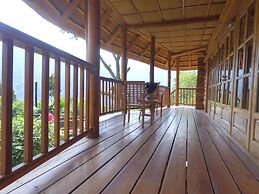 Trackers Safari Lodge Bwindi