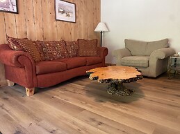 Foggy Mountain Lodge