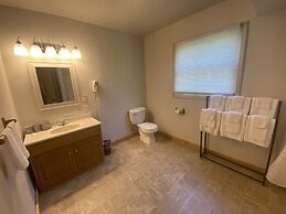 Foggy Mountain Lodge