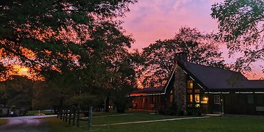 Foggy Mountain Lodge
