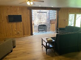 Foggy Mountain Lodge