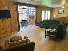 Foggy Mountain Lodge