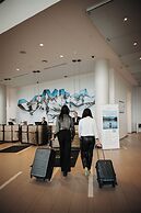 Calgary Airport Marriott In-Terminal Hotel