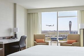 Calgary Airport Marriott In-Terminal Hotel