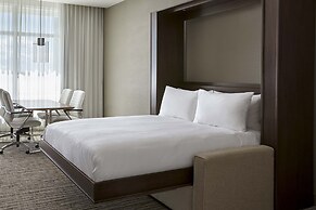 Calgary Airport Marriott In-Terminal Hotel