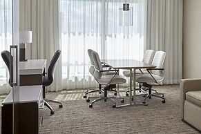 Calgary Airport Marriott In-Terminal Hotel