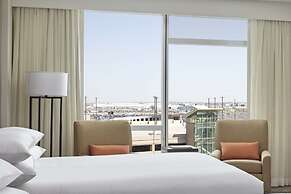 Calgary Airport Marriott In-Terminal Hotel