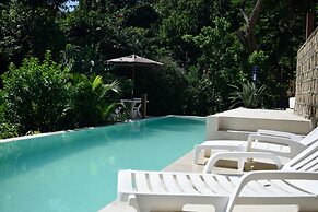 Banana Leaf Eco Hostel