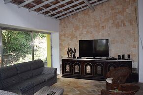 Banana Leaf Eco Hostel