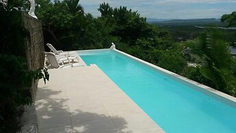 Banana Leaf Eco Hostel