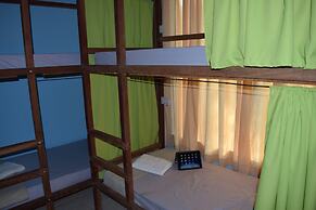 Banana Leaf Eco Hostel