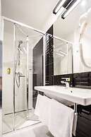 Air Hotel