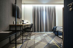 Air Hotel