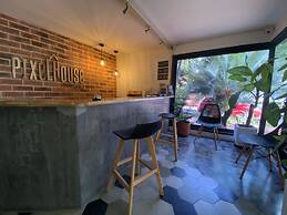 Ayenda 1224 Pixel House