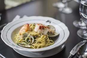 The Little Inn of Bayfield