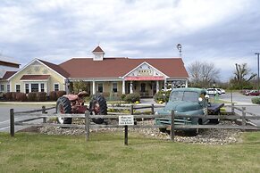 Pine Needles 6 1 Br cabin by RedAwning