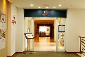 Elysian Gangchon Resort