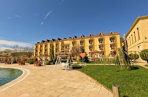 Qebele Yeddı Gozel Hotel