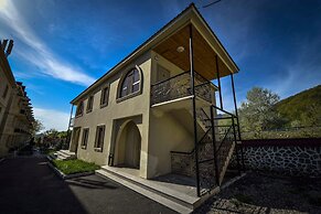 Qebele Yeddı Gozel Hotel