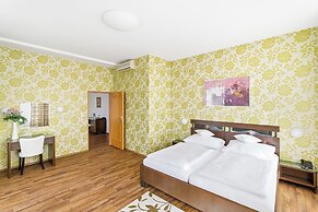 Hotel Trinity