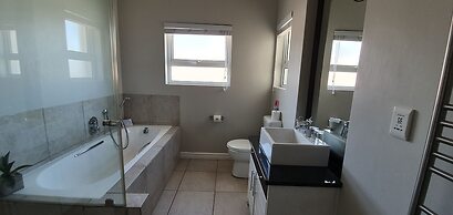 Brenton On Rocks Luxury Guest House