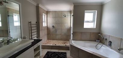 Brenton On Rocks Luxury Guest House