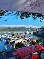 Brenton On Rocks Luxury Guest House