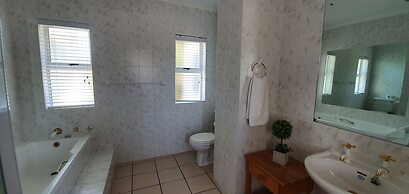 Brenton On Rocks Luxury Guest House