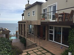 Brenton On Rocks Luxury Guest House