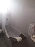 á La Martha’s Air-Port Guest House