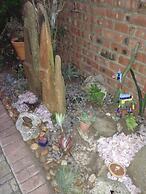 á La Martha’s Air-Port Guest House