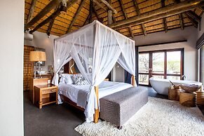 Nambiti Hills Private Game Lodge
