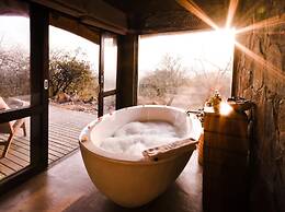 Nambiti Hills Private Game Lodge
