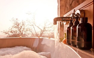 Nambiti Hills Private Game Lodge