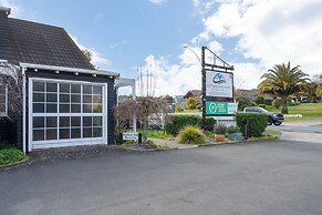 Cottage Mews Motel
