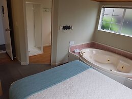 Cottage Mews Motel