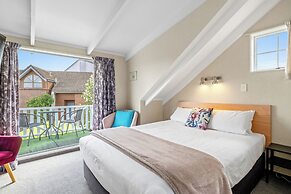 Cottage Mews Motel