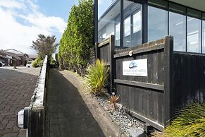 Cottage Mews Motel