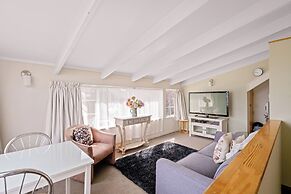 Cottage Mews Motel