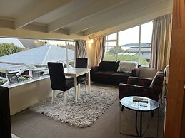 Cottage Mews Motel