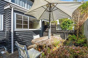 Cottage Mews Motel