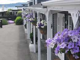 Cottage Mews Motel