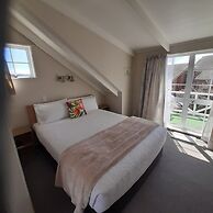 Cottage Mews Motel