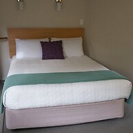 Cottage Mews Motel