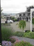 Cottage Mews Motel