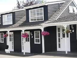 Cottage Mews Motel